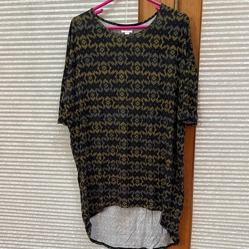 LuLaRoe Irma tunic